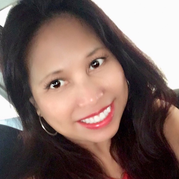 New posher! I love to shop as much as you do :D <3 - Picture 4 of 5